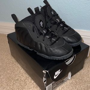 Toddler Nike little posits one black sz 10